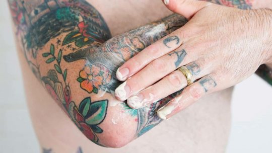 Основные правила ухода за свежей татуировкой
