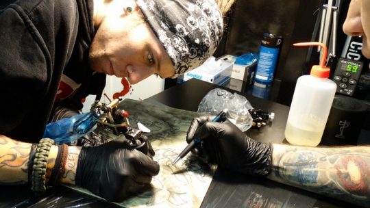 Как отработать технику: искусственная кожа для тату